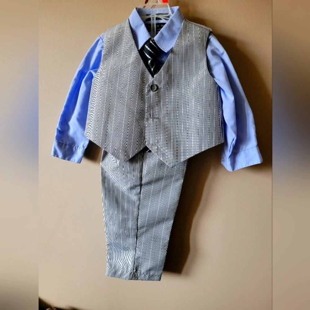 Andrew Fezza 4 pc suit -18 mths